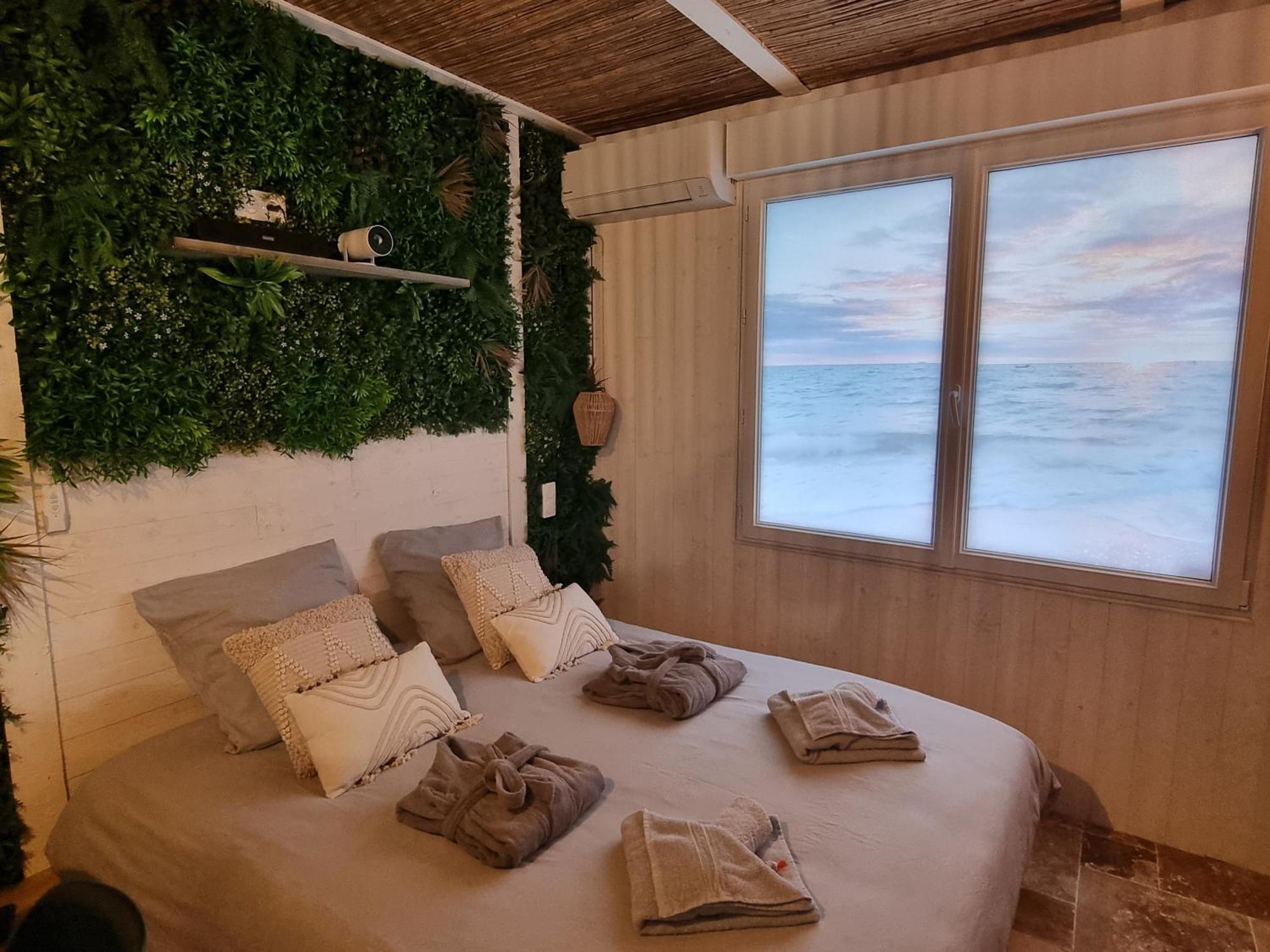 Les Spas De La Mer, Suite & Spa, Love Room, Plein Coeur Du Grau Le Grau-du-Roi Buitenkant foto