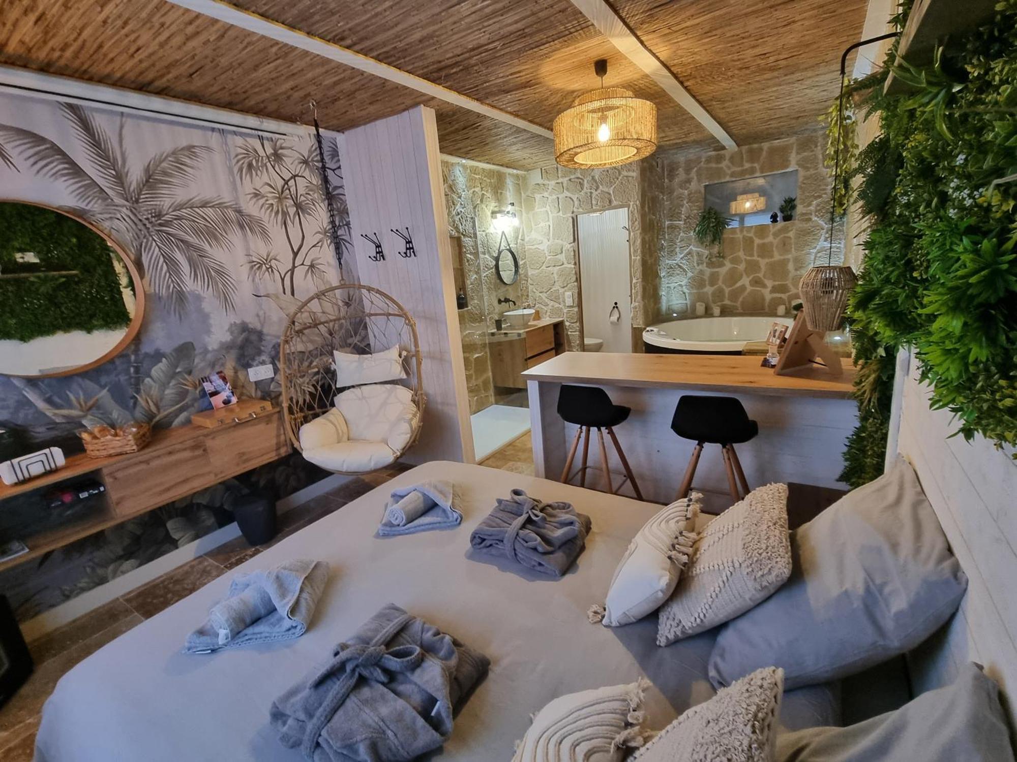 Les Spas De La Mer, Suite & Spa, Love Room, Plein Coeur Du Grau Le Grau-du-Roi Buitenkant foto