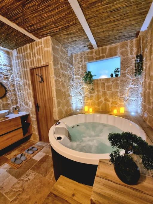 Les Spas De La Mer, Suite & Spa, Love Room, Plein Coeur Du Grau Le Grau-du-Roi Buitenkant foto